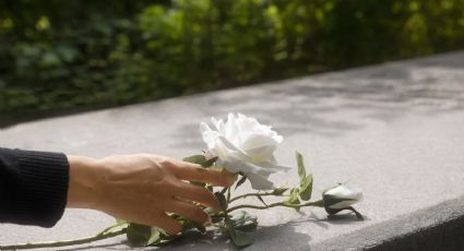 ¿Qué puedo hacer con las cuentas de las redes sociales de un familiar fallecido?