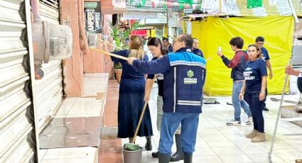 Limpian a fondo el Mercado Lucas de Gálvez; retiran grasa y cochambre acumulados
