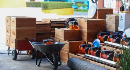 Mérida entrega apoyos a productores y artesanos