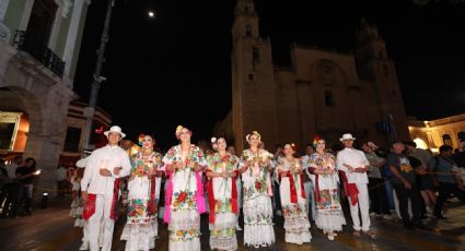 Cantan las mañanitas a Mérida en su 484 aniversario