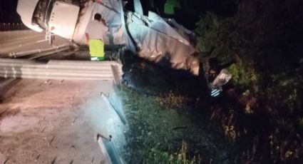 ¡Precaución! Vuelca camión con material altamente explosivo